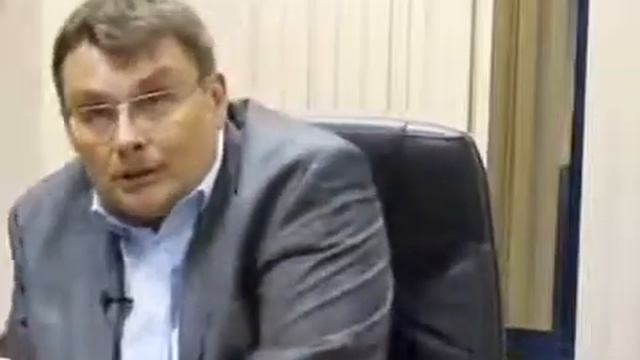 Почему весь мир платит Америке? смотреть онлайн