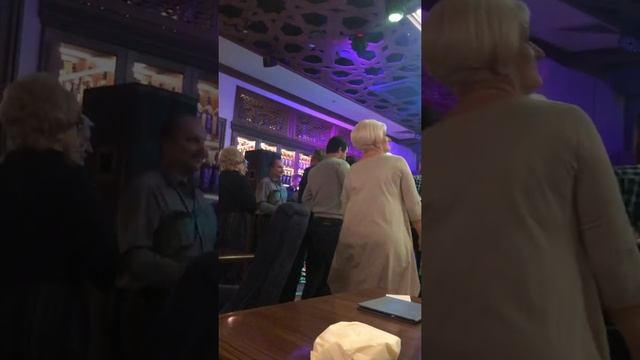 Молодой щегол танцует с бабкой смотреть всем смотреть онлайн