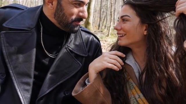 Энгин Акюрек сказал, что если бы существовал другой мир, он бы взял Тубу и отправился туда! смотреть онлайн