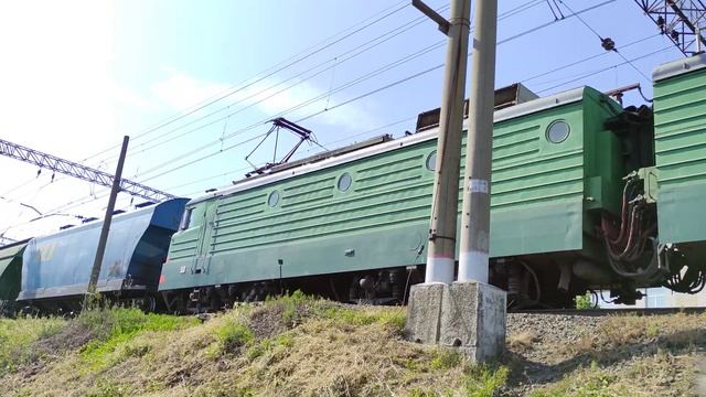 Электровоз ВЛ10У-643, ст. Цветочная, г.СПб, 21.06.2023г.(4K UHD) смотреть онлайн