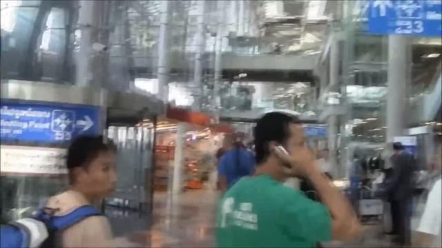 Аэропорот в Бангкоке, Таиланд. Airport in Bangkok, Thailand. смотреть онлайн