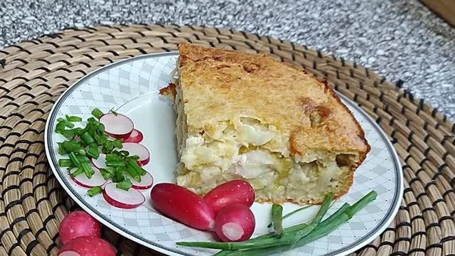 Заливной пирог с капустой и рыбой