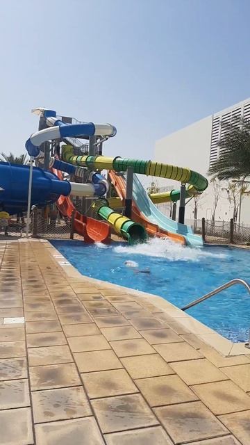 riu dubai горки смотреть онлайн