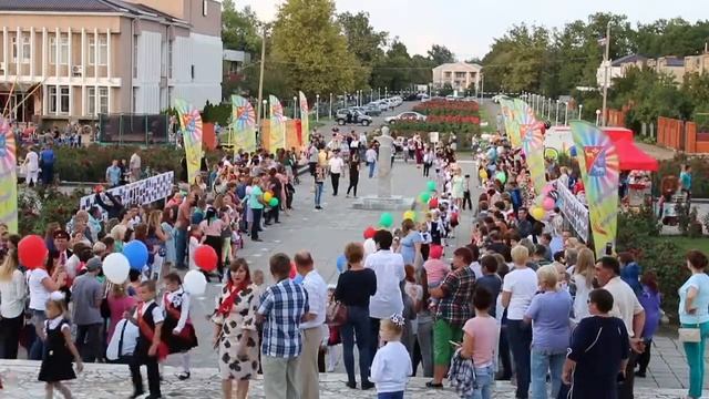 Парад первоклассников Октябрьского поселения смотреть онлайн
