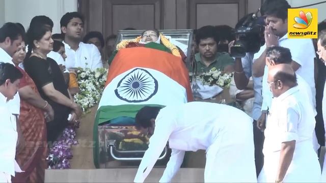 Jayalalitha is an irreplaceable Iron Lady : Stalin Emotional Speech at Funeral | Kanimozhi, смотреть онлайн