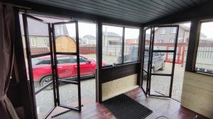 Складная дверь-гармошка для террасы: как полностью открыть проем