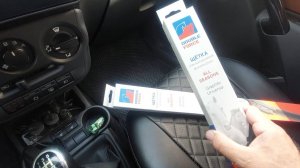 LADA GRANTA CROSS Меняем передние щетки дворников и задний поводок со щеткой в комплекте
