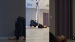 Мария Луговских. Йога в низком гамаке с МФР. Аэройога. Низкий гамак. Флай йога миофасциальный релиз