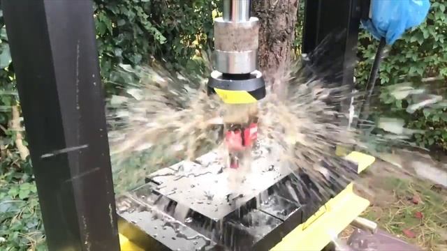 COCA COLA VS HYDRAULIC PRESS EXPERIMENT - Buba Kids Toys смотреть онлайн