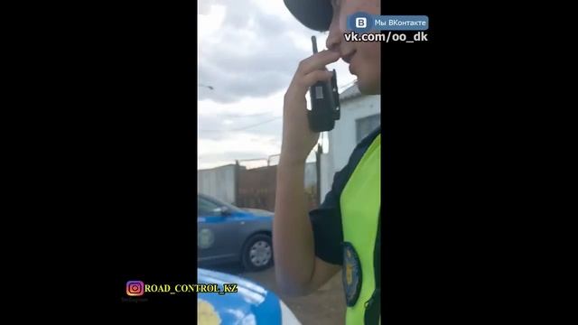 МЕНТ ГРОЗИТСЯ ВРУЧАЯ ИЗВЕЩЕНИЯ ОЛЕСИ. ДК АТЫРАУ смотреть онлайн