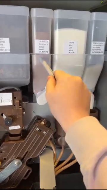 Как работает кофейный аппарат Часть 2 смотреть онлайн