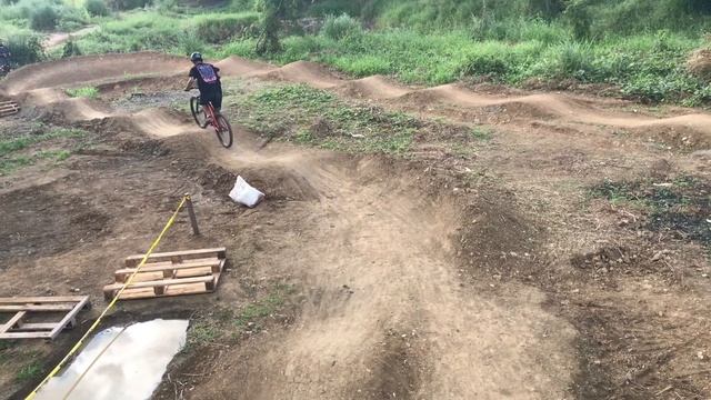 Pump Track Trial Ride with Elly смотреть онлайн