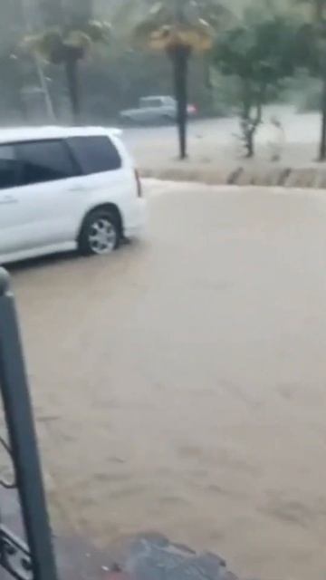 Ливень в Новом Афоне смотреть онлайн