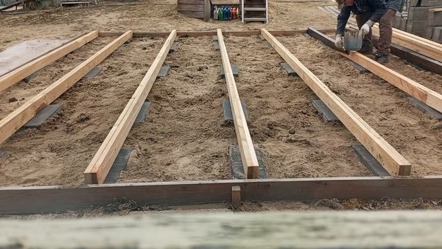 Подиум для бассейна