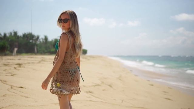 Sanya On the beach Bath in bikni lingerie Adult only #biknifashion #beach смотреть онлайн
