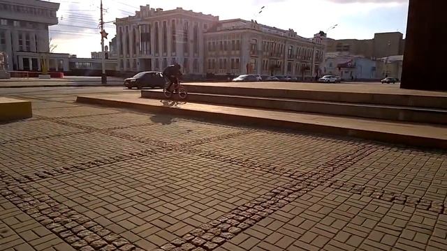 ВМХ трюки на постаменте смотреть онлайн