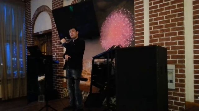 Поет Асад Рахимов в ресторане Бакинский Бульвар 3))) очумительно....