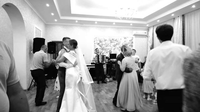 Сама п'ю, сама наливаю (2024) гурт Romaniko смотреть онлайн