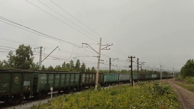 Приветливая система электровозов 2ЭС6-915/2ЭС6 "Синара'' с грузовым составом смотреть онлайн