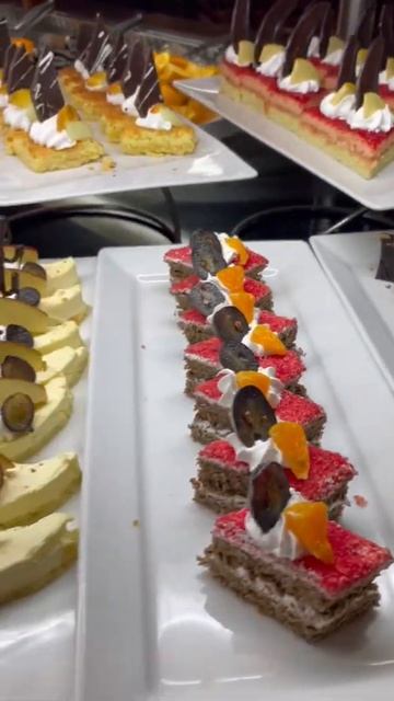 Egypt. Hilton Sharks bay. Dinner time. Sharm el Sheikh. Сладкий стол на ужин.Египет.Хилтон Шаркс бе смотреть онлайн