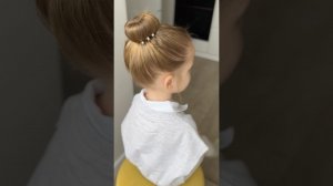 Секрет гладкого пучка. Прическа на выпускной в садик♥️