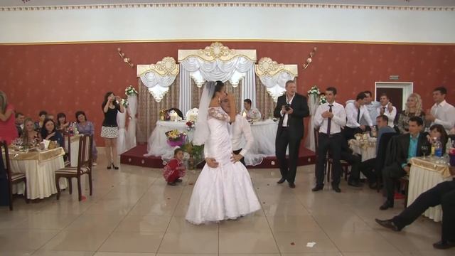 Рустем и Нияра свадебный танец смотреть онлайн