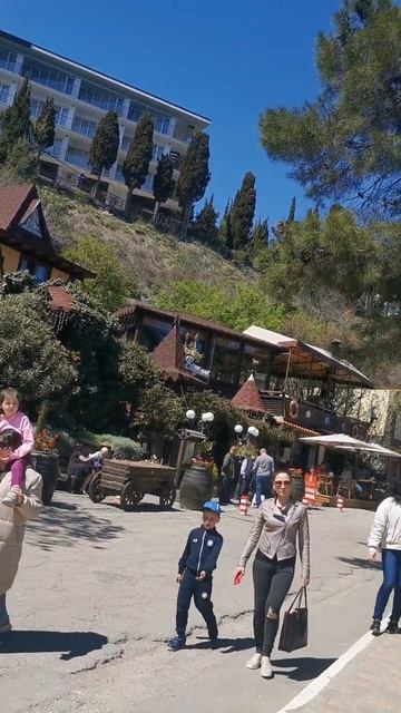 Алушта. Набережная в сторону Профессорского уголка смотреть онлайн