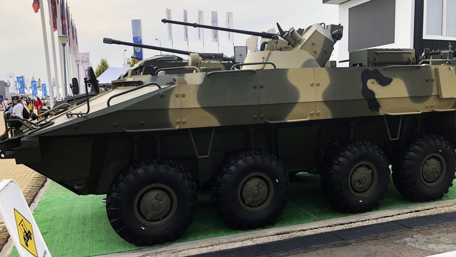 БТР-22 или БТР-82А усовершенствованный смотреть онлайн