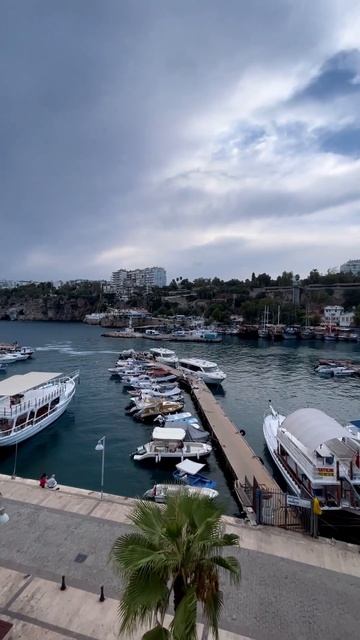 Порт (марина) Старого города в Анталии смотреть онлайн