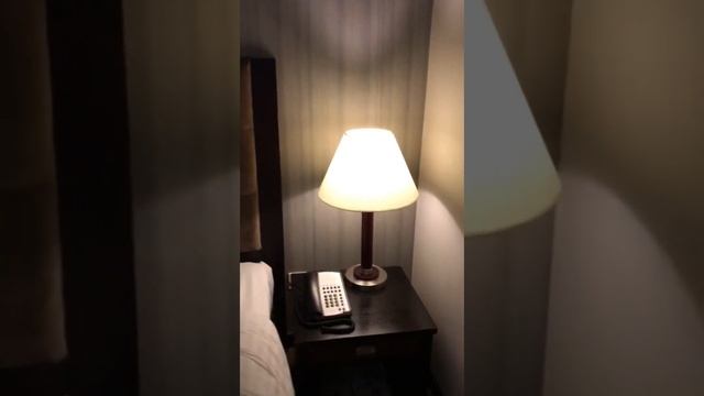 Чжэнчжоу заселились в отель Zhengzhou Future Hotel. Этот город 11 млн. человек, провинции Хэнань. смотреть онлайн