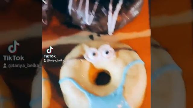 Чудо десерты от Уникорн кафе. Печем и украшаем капкейки и пончики.