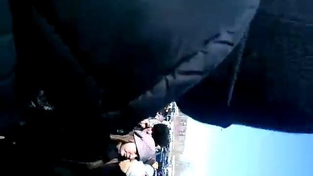 Первые кадры у входа в Greenwich смотреть онлайн