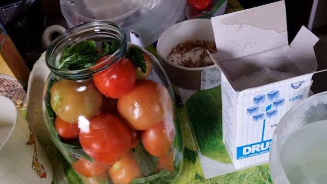 Помидоры солёные без уксуса,рецепт.Классный закусон и запивон.👍 смотреть онлайн