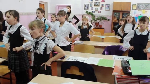 Упражнение "Распевание гласных звуков" смотреть онлайн