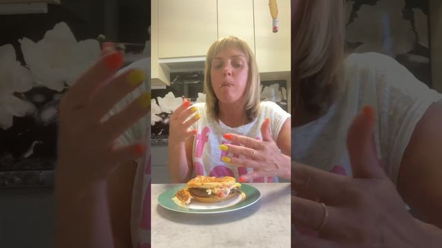 МУКБАНГ😋🐽🍔ГРАНД ДЕ ЛЮКС🔥🍔🍔🍔СЪЕЛА В 2 УКУСА ОТ ГОЛОДА🤣😂😋 А ВЫ ТАК МОЖЕТЕ?🤣🤣🤣 смотреть онлайн