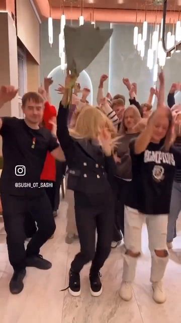 Тот самый день))) #суши #кафе #роллы #сушиотсаши #shorts #ступино смотреть онлайн