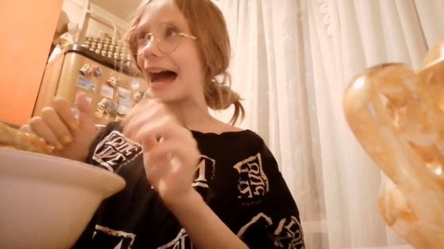 Новая рубрика, готовим вместе с нами, а вот что конкретно— узнаете в видео!! 😱😱)) смотреть онлайн