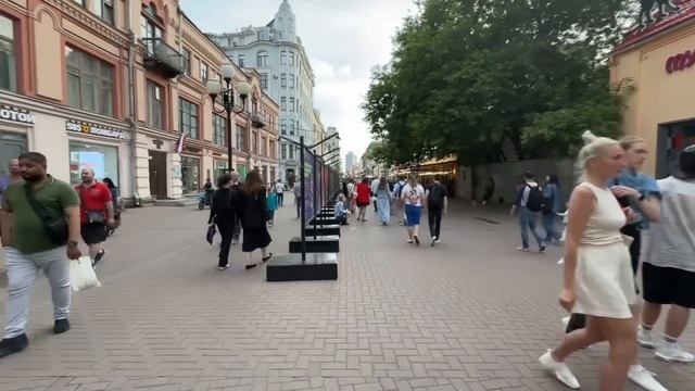 🔥ГУЛЯЕМ ПО СТАРОМУ АРБАТУ! РОССИЯ 2024 смотреть онлайн