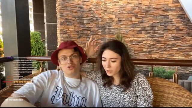 БУСТЕР И КАТЯ ПОДКАЛЫВАЮТ ДРУГ ДРУГА В РЕСТОРАНЕ / БУСТЕР В СОЧИ / #FREEBAT9