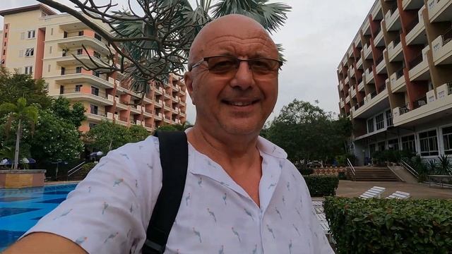 Лек Вілла та Термінал 21 Паттая: Чарівна Подорож смотреть онлайн