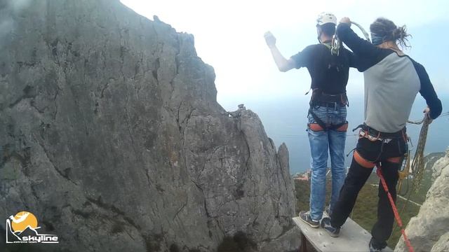 Стёпа Ильяс-Кая прыжки с веревкой в Крыму с командой Skyline смотреть онлайн