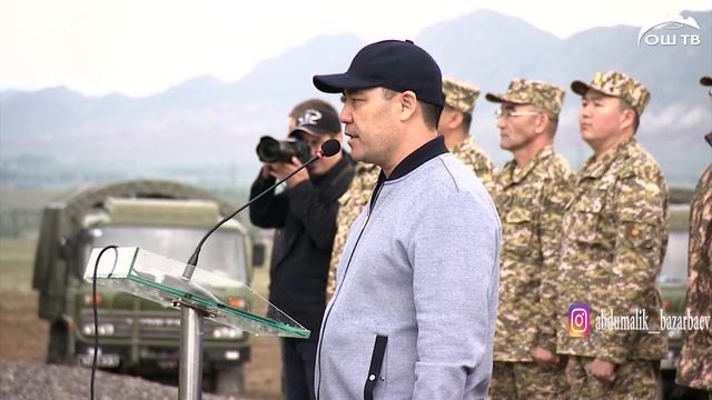 САДЫР ЖАПАРОВ БАТКЕНДЕ КЫРГЫЗ АРМИЯСЫН ЧОГУЛТТУ// “ГОЛОВНОЙГО” БАРДЫ смотреть онлайн