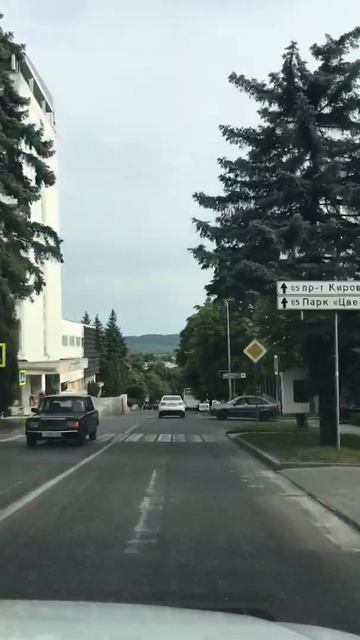 Проезжаем в Пятигорске возле санатория «Тарханы» смотреть онлайн