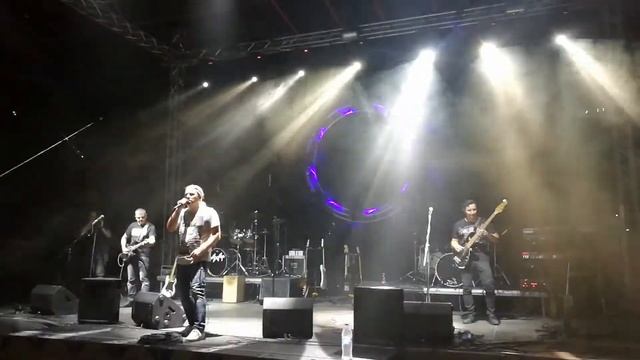 Б.Т.Р. - Спасение (LIVE Панагюрище) смотреть онлайн