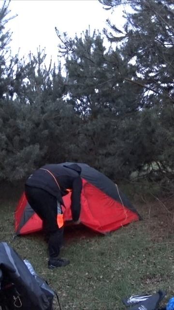 Остановка на ночевку. На велосипеде с палаткой. смотреть онлайн