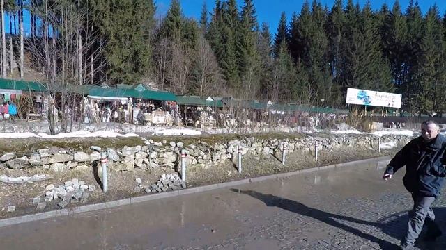 Прогулка вдоль базарчика на Буковеле смотреть онлайн