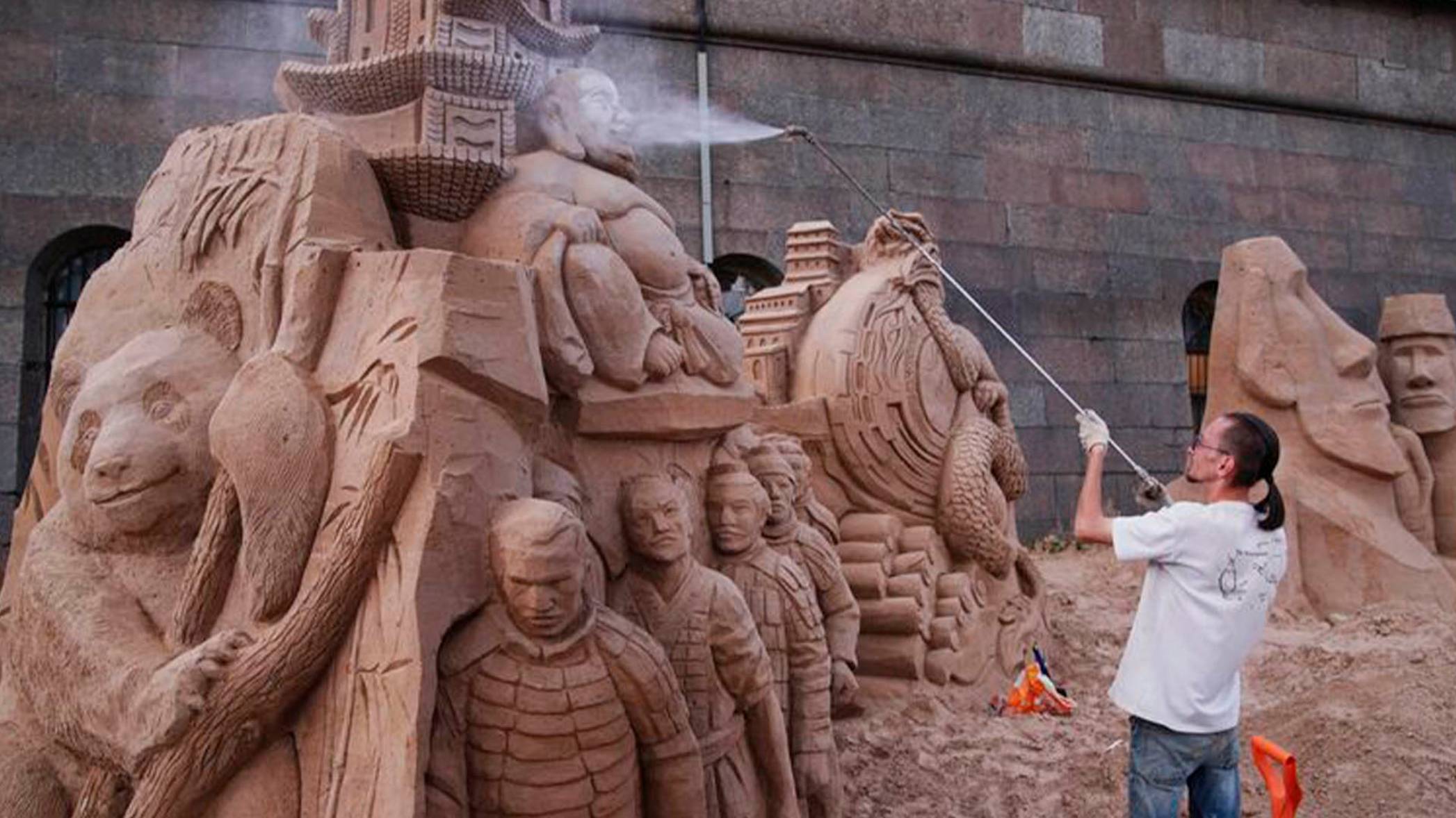 Фестиваль песчаных скульптур посвятили 80-летию Победы в Санкт-Петербурге смотреть онлайн