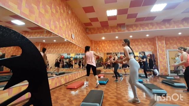 ФУНКЦИОНАЛЬНЫЙ ТРЕНИНГ НА СТЕПЕ / FUNCTIONAL TRAINING STEP / ГРУППОВАЯ ТРЕНИРОВКА смотреть онлайн