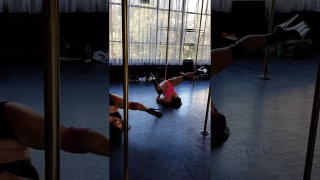 Pole grooves with Billie Brooklyn - OTW смотреть онлайн