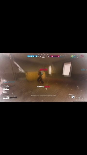 Кекс защищает точку от напористых ребят.